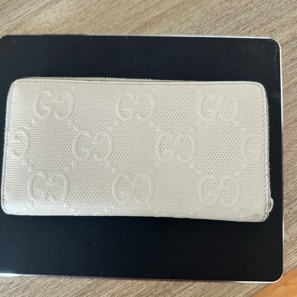 Beautiful Gucci Long Wallet - Picture 2 of 13